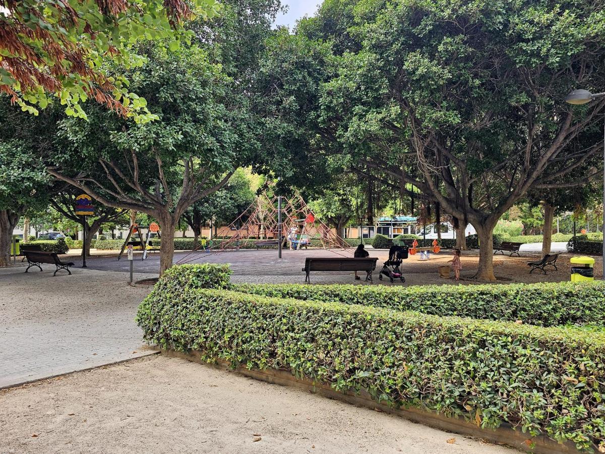 Apartamentos Las Ciencias R Valencia Luaran gambar